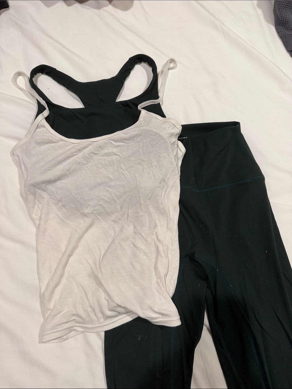 SET Active Green High-Waist Leggings with White Layered Tank